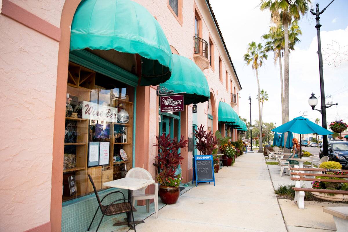 Venice Wine and Coffee Business Interior